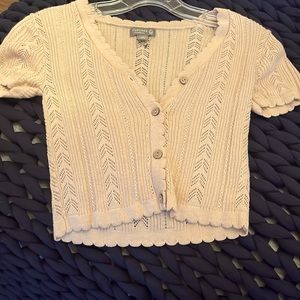 beautiful cream cropped shirt (knitted)